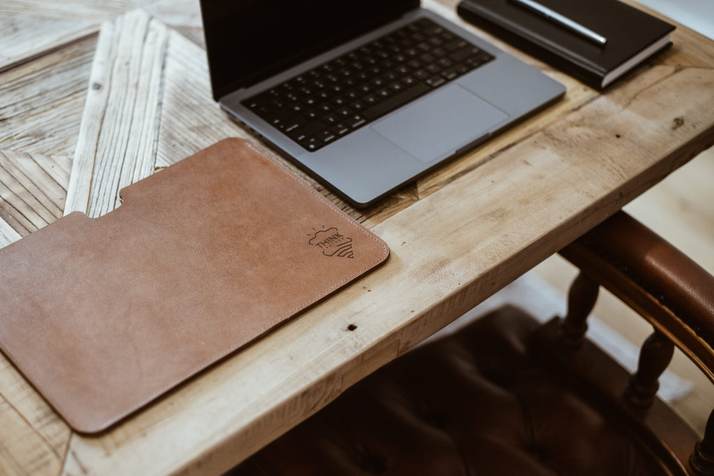 Skórzane etui na MacBook 16" Pro - jasny brąz-4